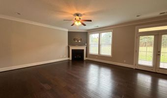 108 Hackamore Ln, Camden, SC 29020