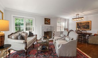 2317 S QUEEN St, Arlington, VA 22202