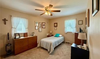 905 Clausen Ave, Albert Lea, MN 56007