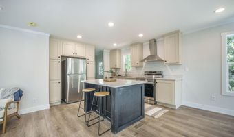 103 Bush Dr, Bonneau, SC 29431