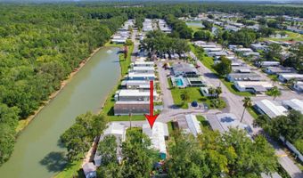 56 Leisure Dr, Auburndale, FL 33823