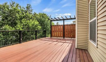 1015 Timber Lake Dr, Antioch, IL 60002