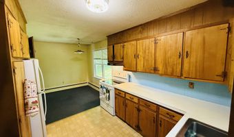 77 Griswold Dr, Rockingham, VT 05101