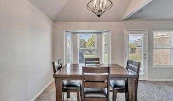 21855 Pioneer Cir, Edmond, OK 73012