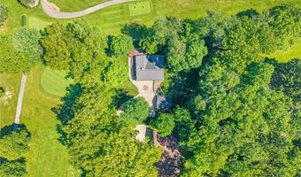 305 Hedgewood Dr, Akron, OH 44319