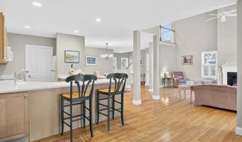 4 Hollyhock Knoll Ct 4, Bourne, MA 02532