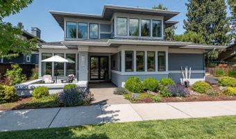 2100 NW Newport Hills Dr, Bend, OR 97703
