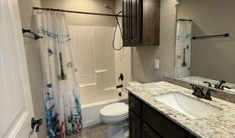 5 Knighton Dr, Bella Vista, AR 72715