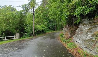 6 Old Pound Hill Rd, North Smithfield, RI 02896