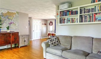 92 Chatworth Ave, Warwick, RI 02886