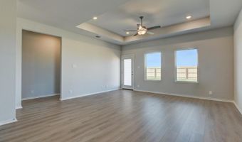 172 Peeps Ct, Adkins, TX 78101
