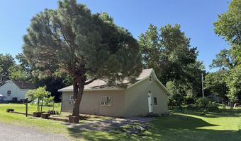 134 W Lee St, Aurora, MO 65605