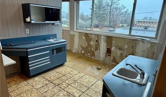 1090 New London Ave 5, Cranston, RI 02920