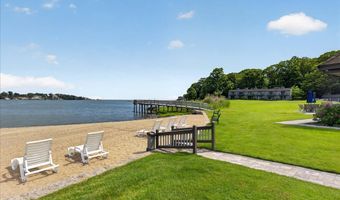 23 Harbour Vlg A, Branford, CT 06405