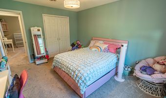 19328 Stirrup Dr, Abingdon, VA 24211
