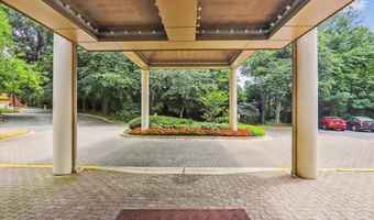 5800 NICHOLSON Ln 1-908, Rockville, MD 20852