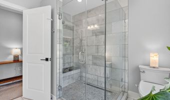 6430 KENHOWE Dr, Bethesda, MD 20817