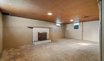 1008 Valley Dr, Ashland, OH 44805