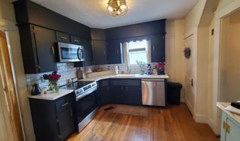84 14th St, Bangor, ME 04401