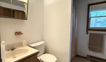 281 Fern Ridge Rd, Blakeslee, PA 18610