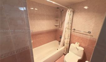 3675 N Country Club Dr 109, Aventura, FL 33180