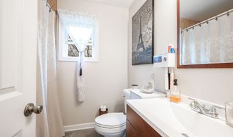 50-52 Knollwood Dr, Bethel, CT 06801