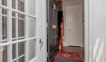 198 Gibbs Ave, Newport, RI 02840