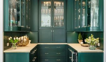85 Nayatt Rd, Barrington, RI 02806