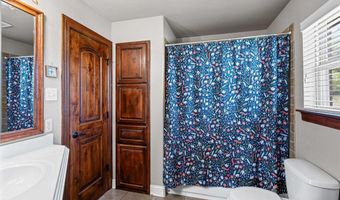 111 Meadow Bridge Dr, Weatherford, TX 76085