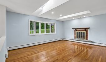 6 Sky Edge Ln, Bethel, CT 06801