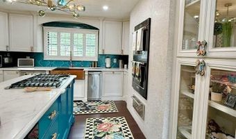 1005 N Shore Dr, Carlsbad, NM 88220