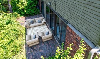 296 Brown Bear Xing 296, Acton, MA 01718