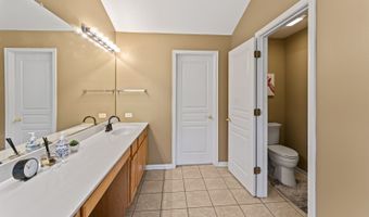 601 Woods Creek Ln, Algonquin, IL 60102