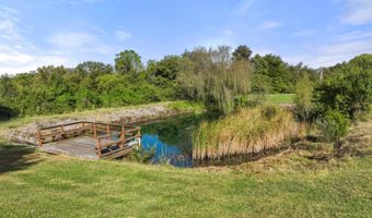 6040 Eden Dr, Aurora, IN 47001
