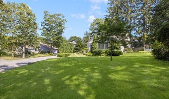 75 Markwood Dr, Barrington, RI 02806
