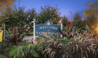 15 Hayes Rd, Amity Harbor, NY 11701