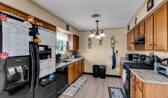 27 Carver St, Bayville, NJ 08721