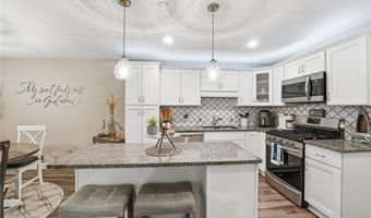 40 Saw Mill Dr 204, North Kingstown, RI 02852