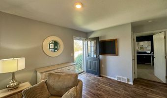 1008 S 10th Ave, Britton, SD 57430