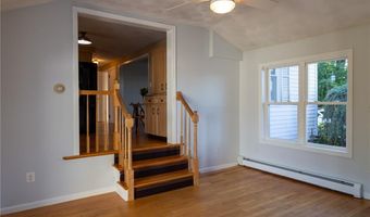 9 Cannon St, Cranston, RI 02920