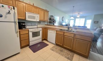 7054 W Perry St, Bay St. Louis, MS 39520