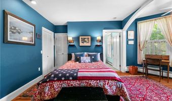 22 Greenough Pl, Newport, RI 02840