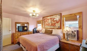 208 S 2nd St, Alpine, TX 79830