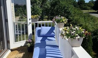 307 Corey Ln, Middletown, RI 02842