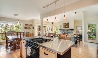 3040 NW Clubhouse Dr, Bend, OR 97703