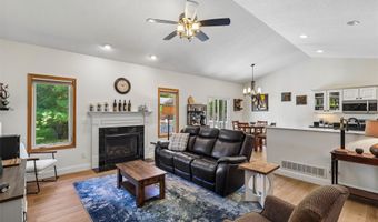 910 NE 45th St, Ankeny, IA 50021