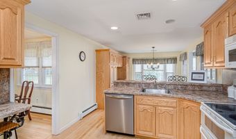 7 Side Hill Ln, Danbury, CT 06810