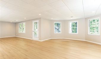 9360 Nesbit Lakes Dr, Alpharetta, GA 30022