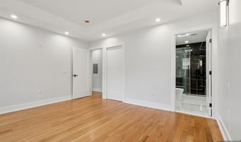 14 Redwood St, Bergenfield, NJ 07621