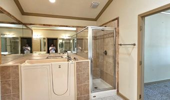 24 Magellan Dr, Hot Springs Village, AR 71909